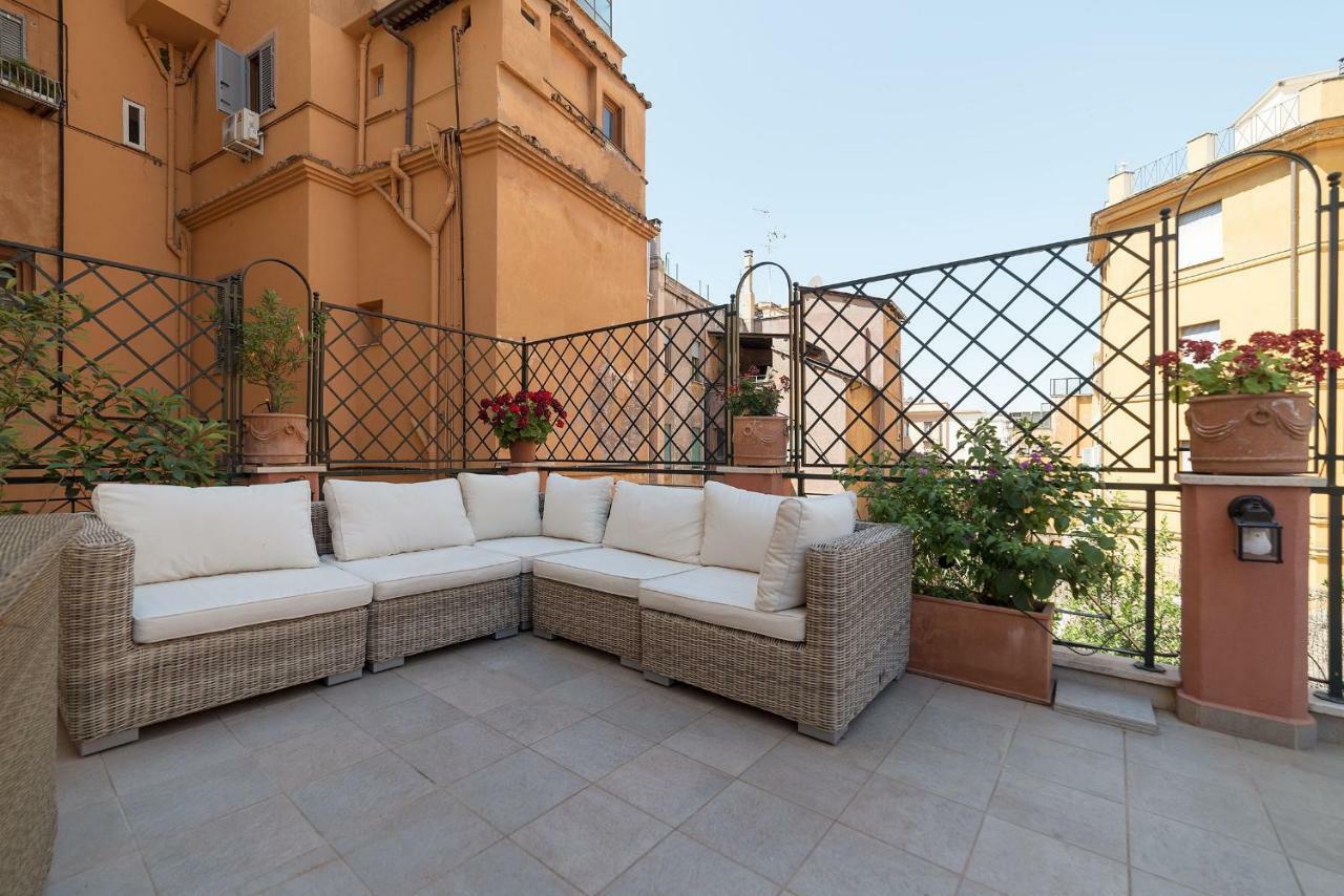 Santa Prassede Rooftop Terrace Rom